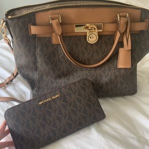 Micheal Kors Purse and Wallet